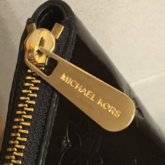 NWT!!! Michael Kors Ciara Black Metallic Large Shoulder Tote w/ wristlet - Picture 7 of 16